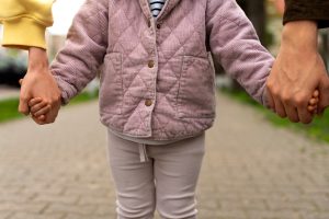 πότε αποφασίζει το παιδί με ποιον γονέα θα μείνει